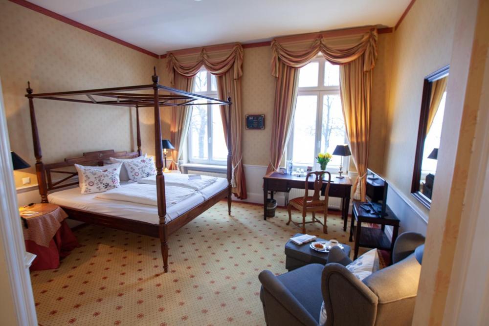 שוורין Hotel Niederlaendischer Hof מראה חיצוני תמונה