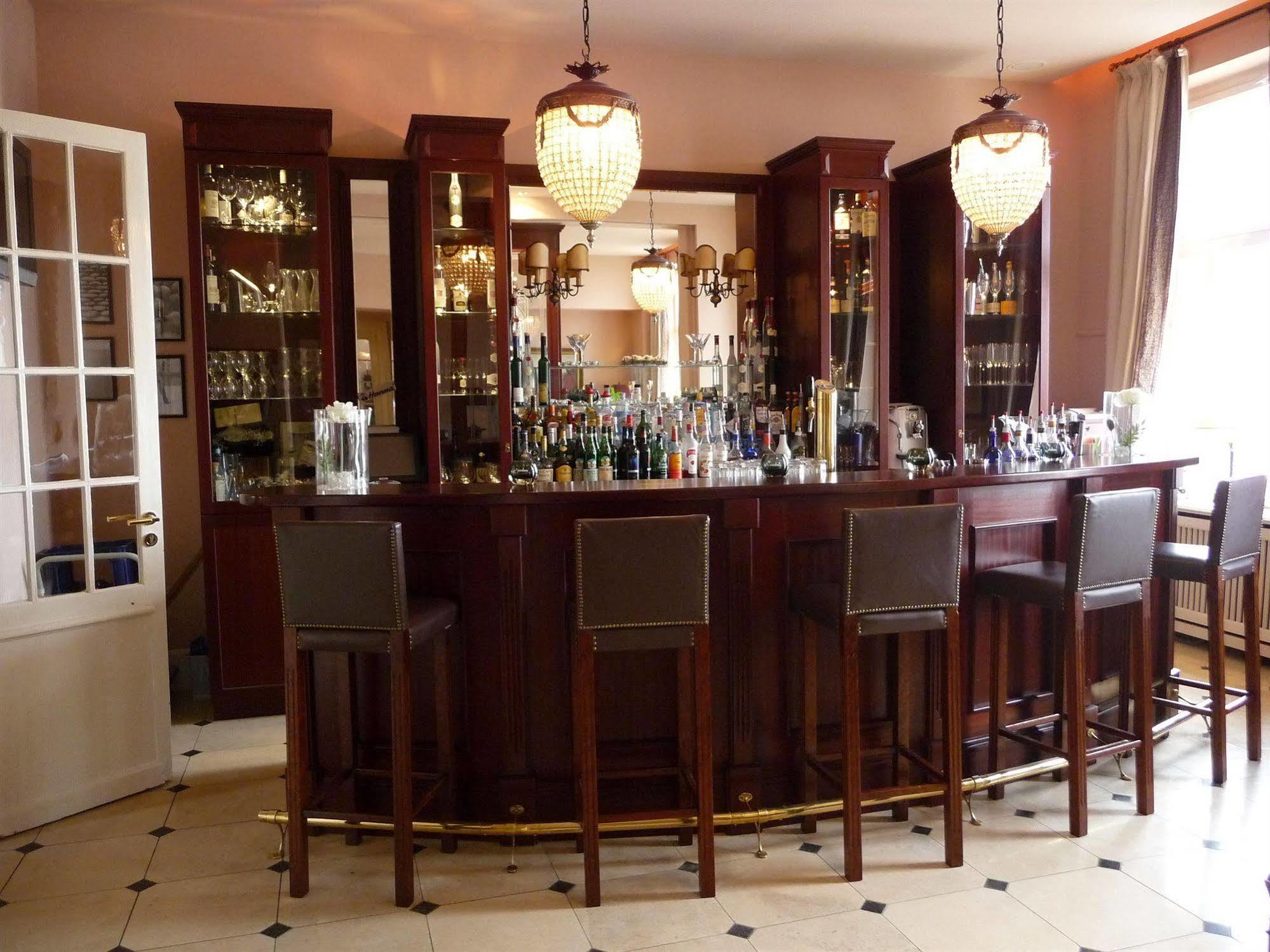 שוורין Hotel Niederlaendischer Hof מסעדה תמונה