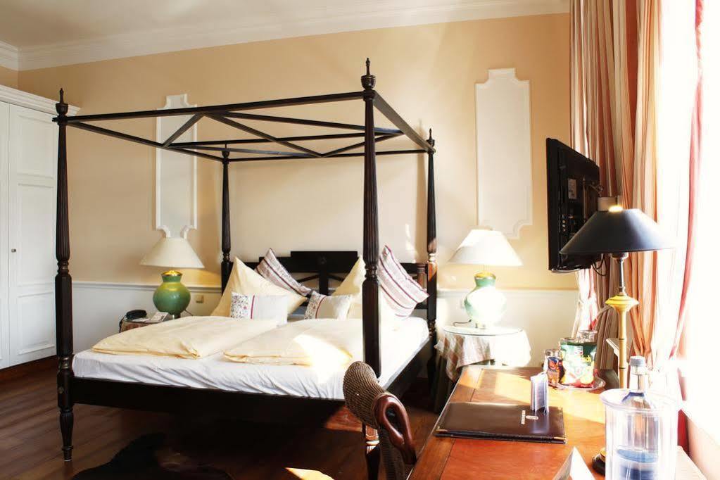 שוורין Hotel Niederlaendischer Hof מראה חיצוני תמונה